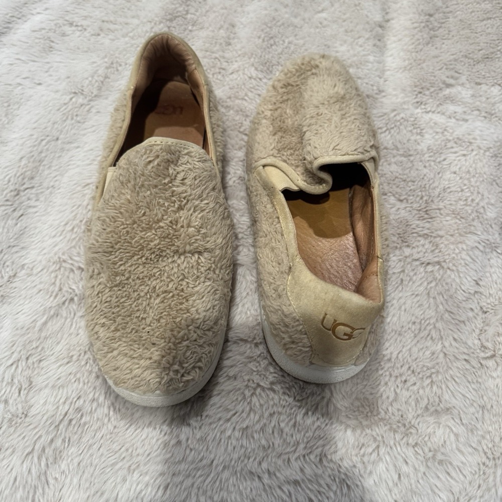 UGG Ricci Shoe Sneaker Slip On Women's Size 9 Faux Fur Beige Tan